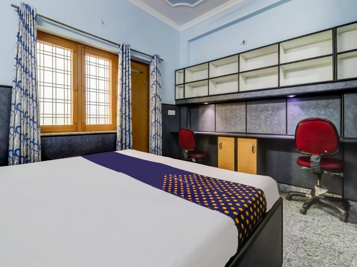 Spot On 82236 Aryan Home Stay Jhājra Exterior foto