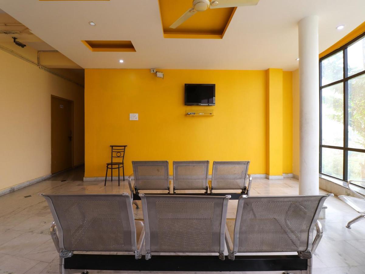 Spot On 82236 Aryan Home Stay Jhājra Exterior foto